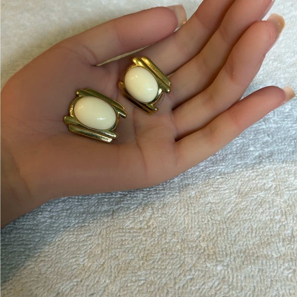 Vintage Trifari Gold Tone & Off-White Cabochon Earrings For Pierced Ears